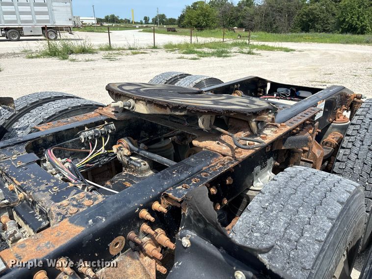 image for item DZ4597 2017 Mack CXU613 semi truck