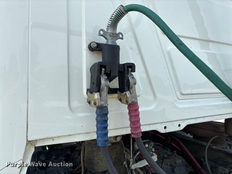 image for item DZ4597 2017 Mack CXU613 semi truck