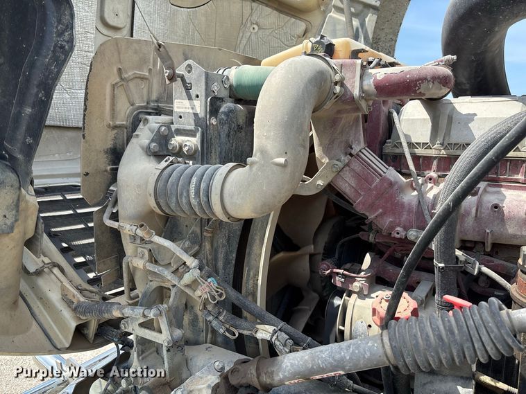 image for item DZ4597 2017 Mack CXU613 semi truck