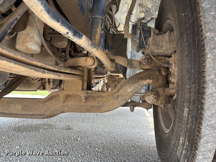 image for item DZ4597 2017 Mack CXU613 semi truck