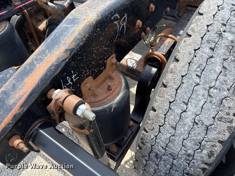 image for item DZ4597 2017 Mack CXU613 semi truck
