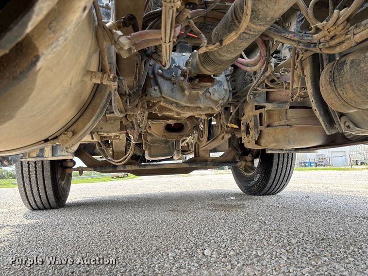 image for item DZ4597 2017 Mack CXU613 semi truck