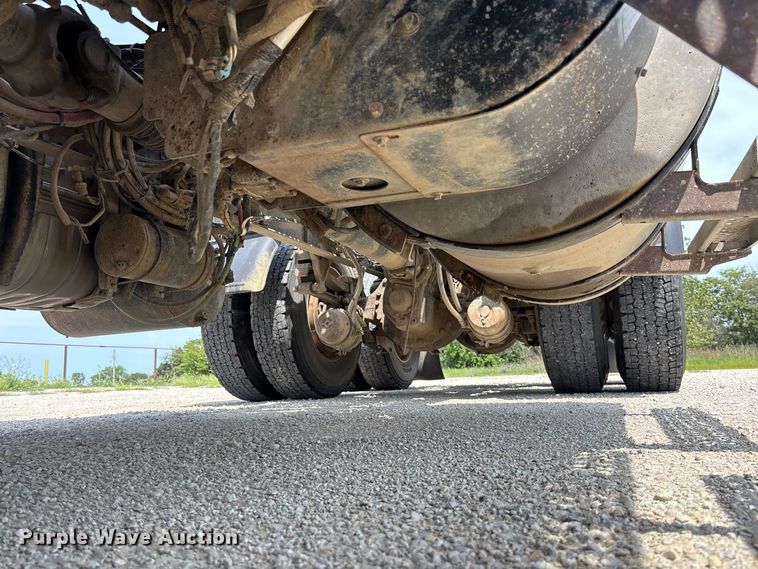 image for item DZ4597 2017 Mack CXU613 semi truck