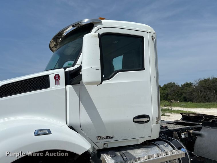 2019 Kenworth T880