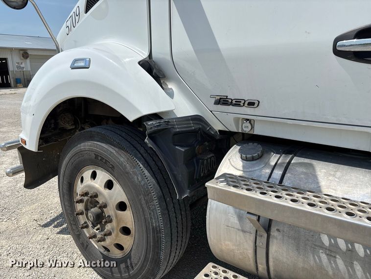 2019 Kenworth T880