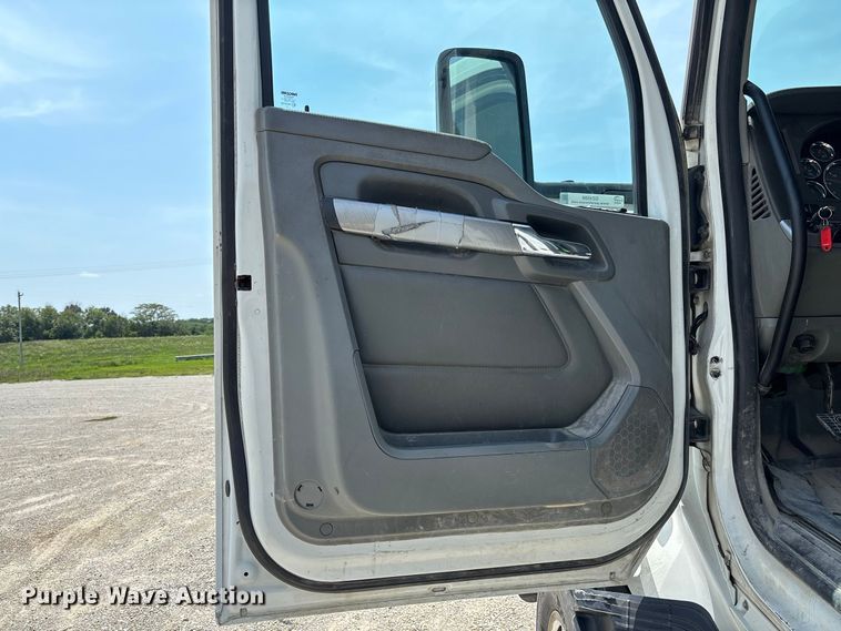 2019 Kenworth T880