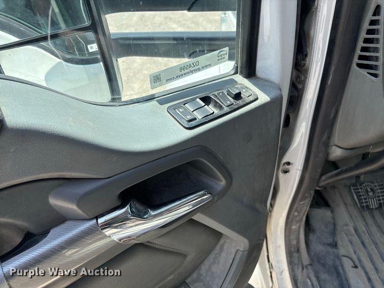 2019 Kenworth T880