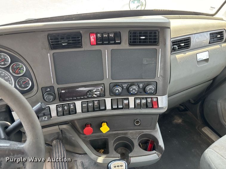 2019 Kenworth T880