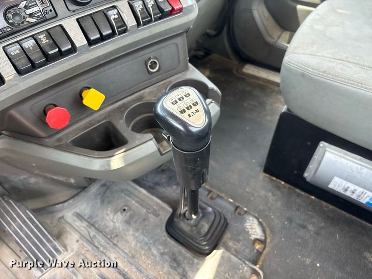 2019 Kenworth T880