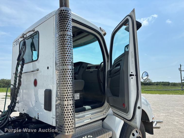 2019 Kenworth T880