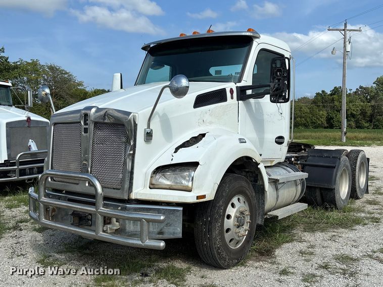 2019 Kenworth T880 semi truck