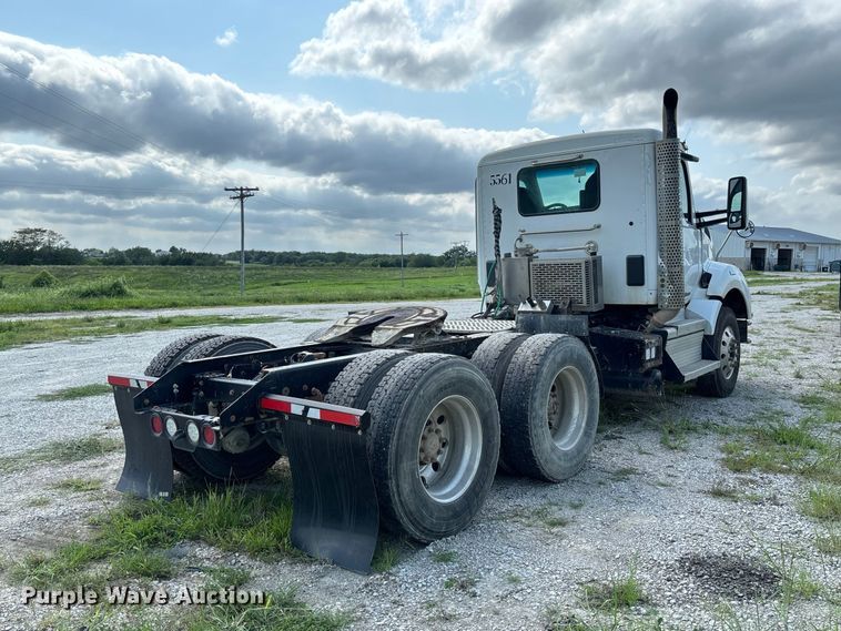 image for item DZ4599 2019 Kenworth T880 semi truck