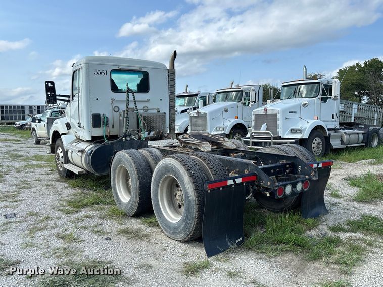 image for item DZ4599 2019 Kenworth T880 semi truck