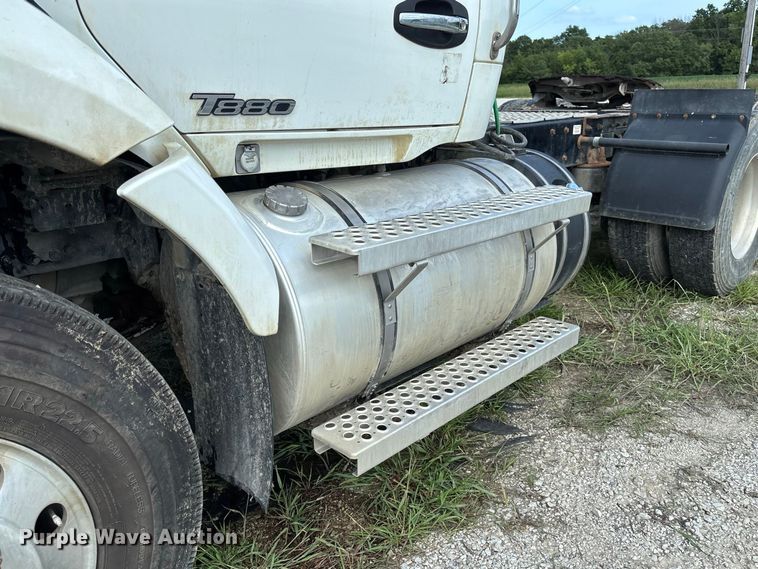 image for item DZ4599 2019 Kenworth T880 semi truck
