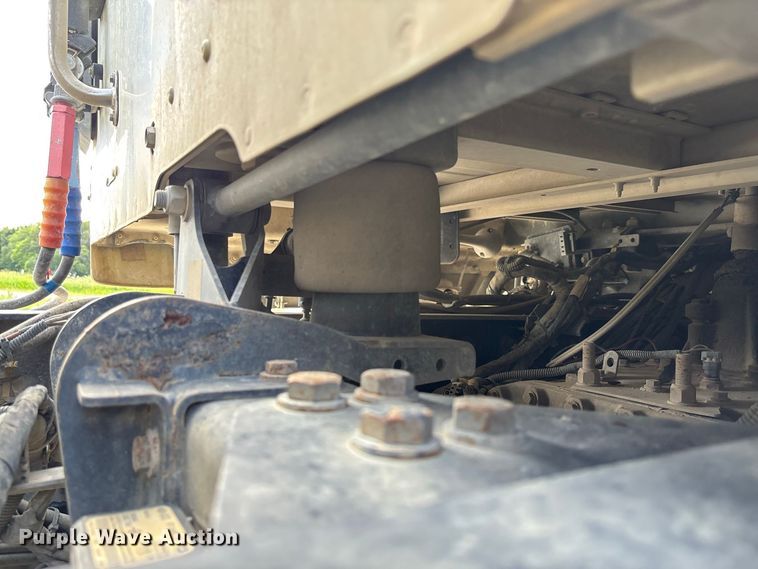 image for item DZ4599 2019 Kenworth T880 semi truck