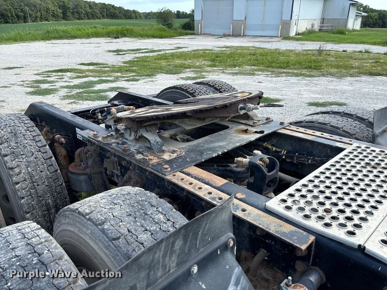 image for item DZ4599 2019 Kenworth T880 semi truck