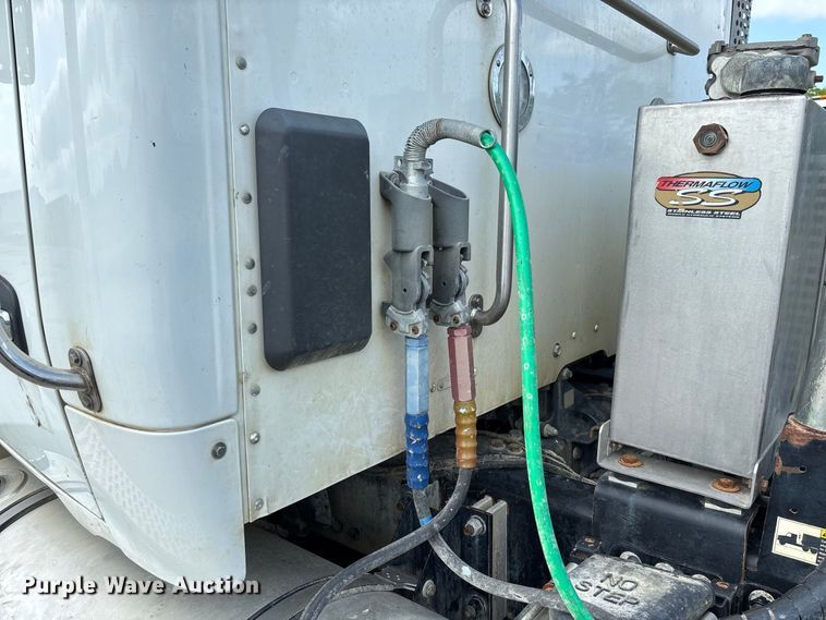 image for item DZ4599 2019 Kenworth T880 semi truck