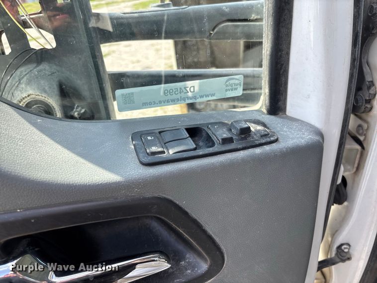 image for item DZ4599 2019 Kenworth T880 semi truck