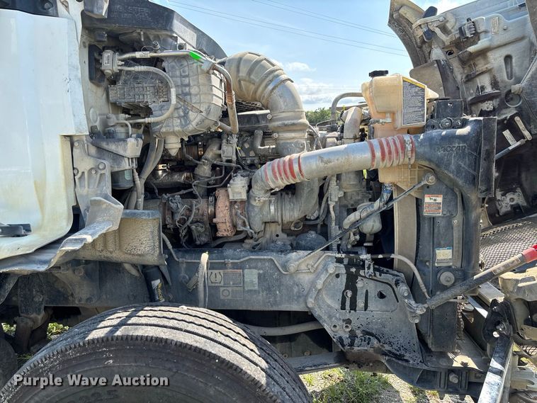 image for item DZ4599 2019 Kenworth T880 semi truck