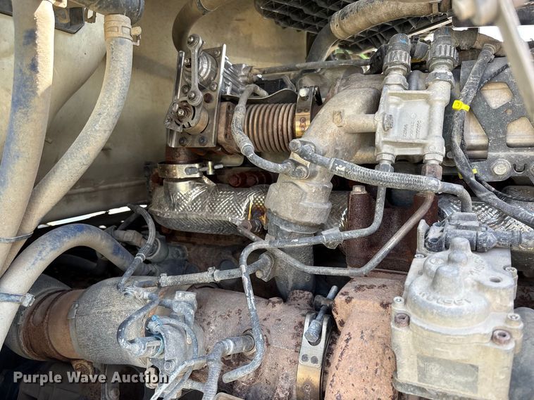 image for item DZ4599 2019 Kenworth T880 semi truck