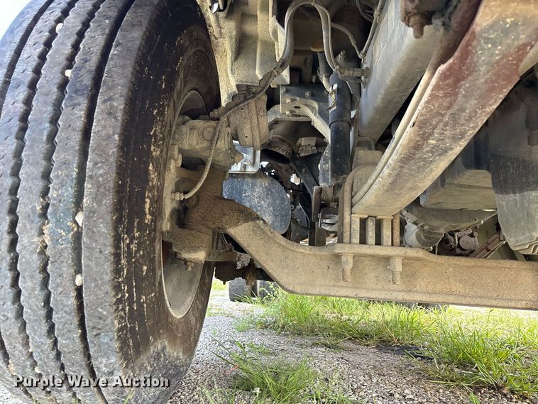 image for item DZ4599 2019 Kenworth T880 semi truck