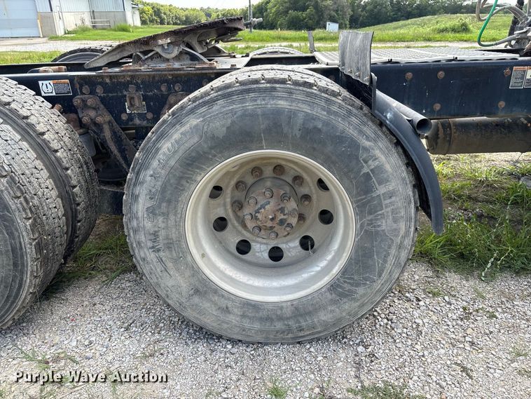 image for item DZ4599 2019 Kenworth T880 semi truck