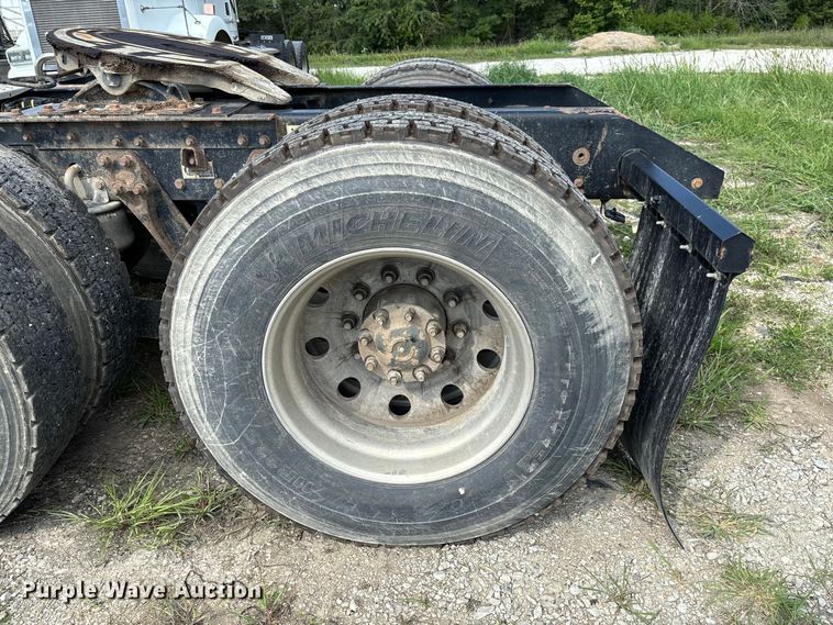 image for item DZ4599 2019 Kenworth T880 semi truck