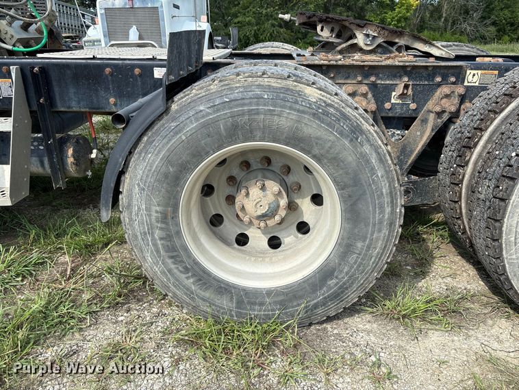 image for item DZ4599 2019 Kenworth T880 semi truck