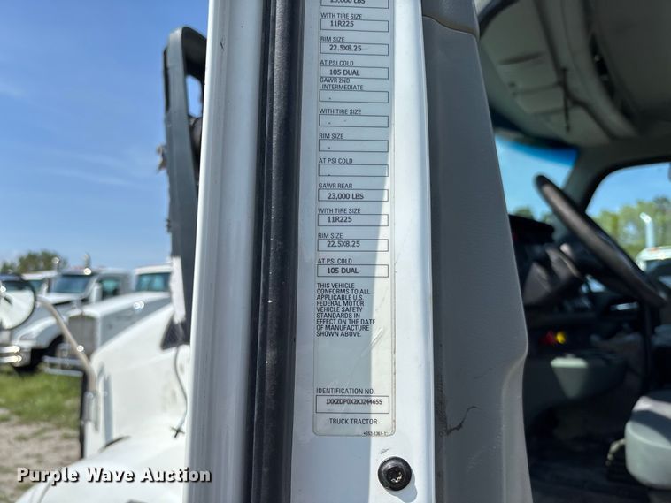 image for item DZ4599 2019 Kenworth T880 semi truck