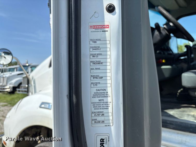 image for item DZ4599 2019 Kenworth T880 semi truck