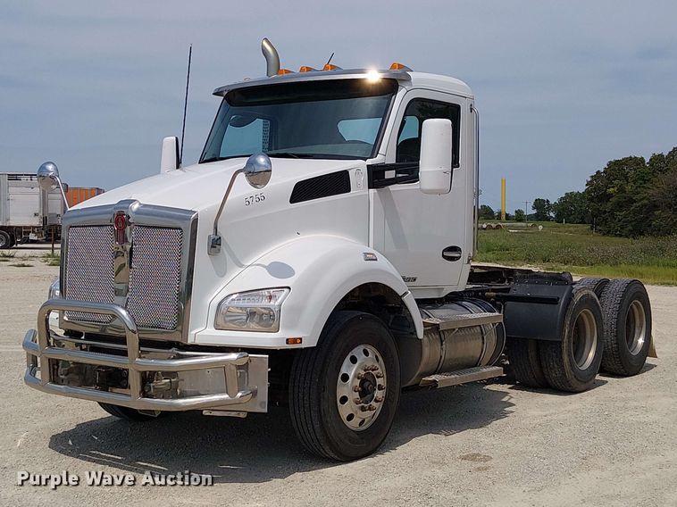 2019 Kenworth T880 semi truck