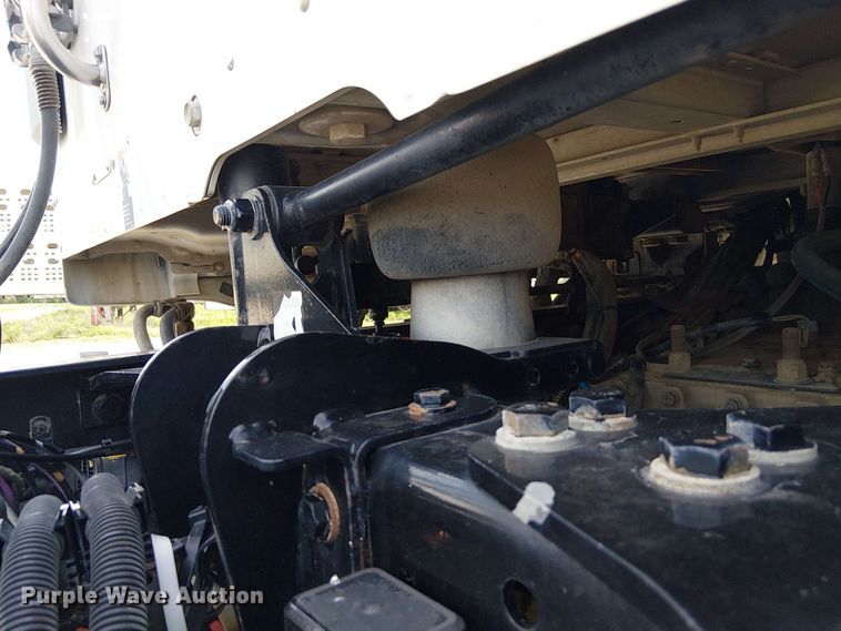 image for item DZ4600 2019 Kenworth T880 semi truck