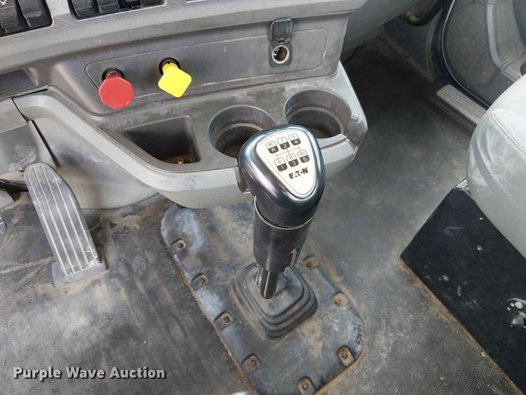 image for item DZ4600 2019 Kenworth T880 semi truck
