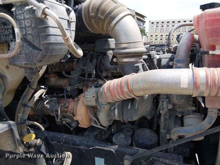 image for item DZ4600 2019 Kenworth T880 semi truck