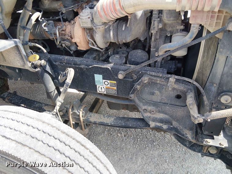 image for item DZ4600 2019 Kenworth T880 semi truck