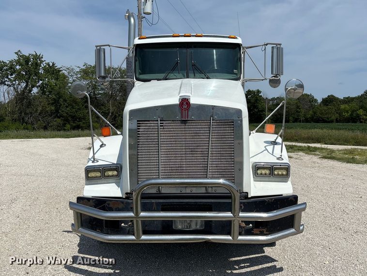 image for item DZ4601 2014 Kenworth T800 semi truck