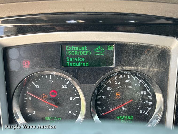 image for item DZ4601 2014 Kenworth T800 semi truck