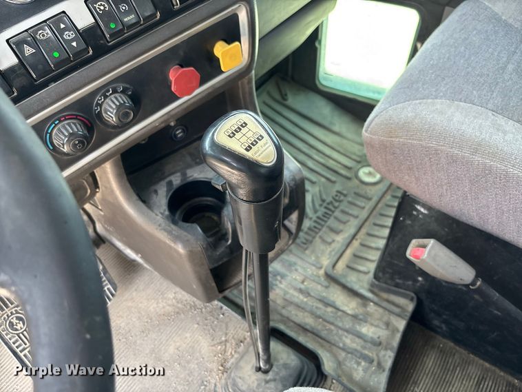 image for item DZ4601 2014 Kenworth T800 semi truck