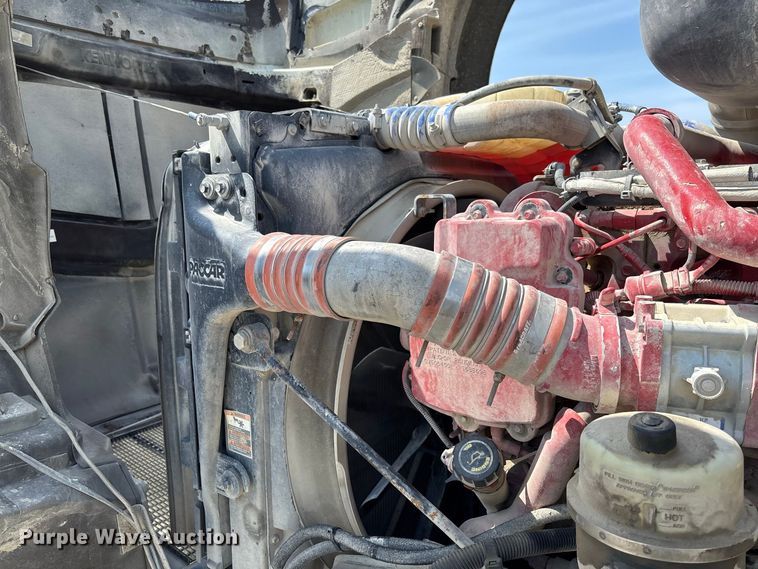 image for item DZ4601 2014 Kenworth T800 semi truck
