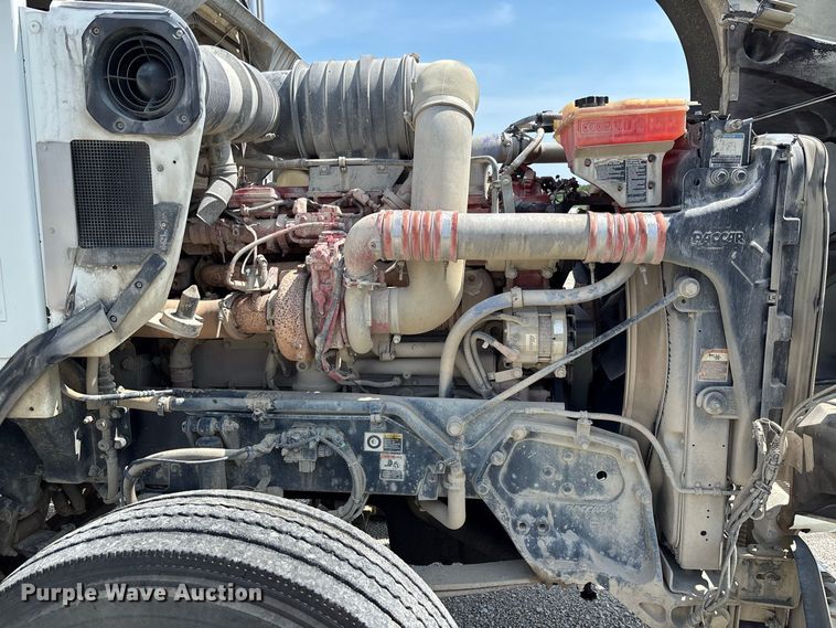 image for item DZ4601 2014 Kenworth T800 semi truck