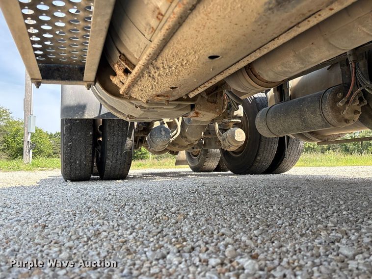 image for item DZ4601 2014 Kenworth T800 semi truck