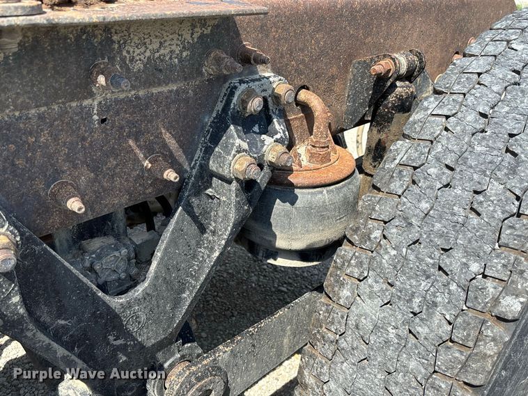 image for item DZ4601 2014 Kenworth T800 semi truck