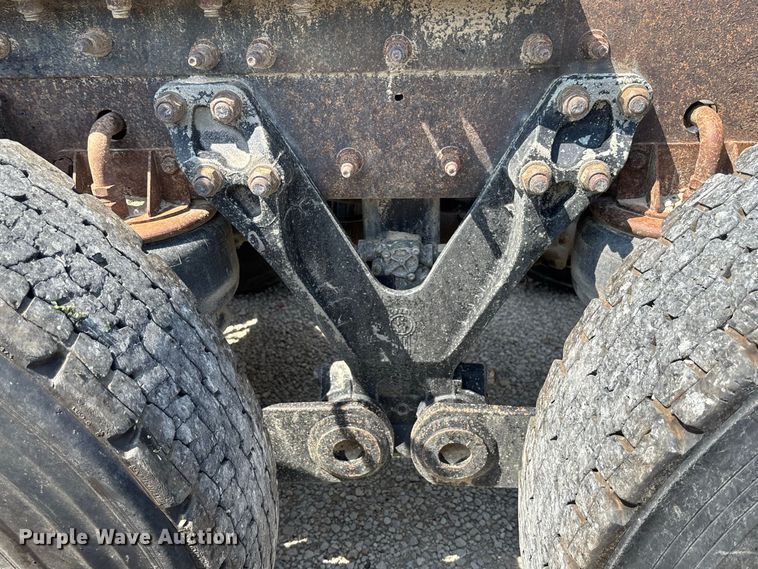 image for item DZ4601 2014 Kenworth T800 semi truck