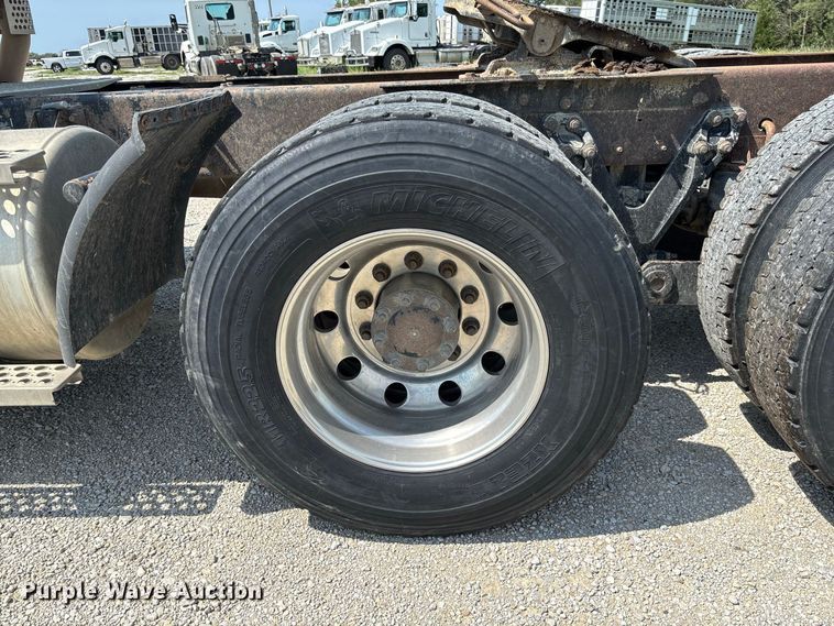 image for item DZ4601 2014 Kenworth T800 semi truck