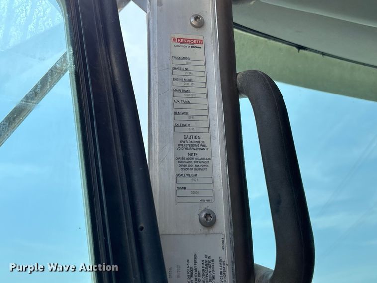 image for item DZ4601 2014 Kenworth T800 semi truck