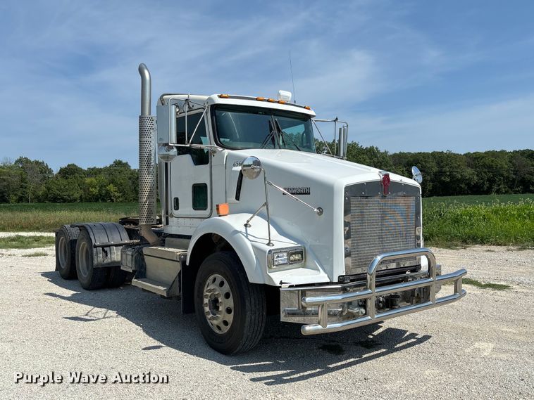 image for item DZ4602 2022 Kenworth T800 semi truck