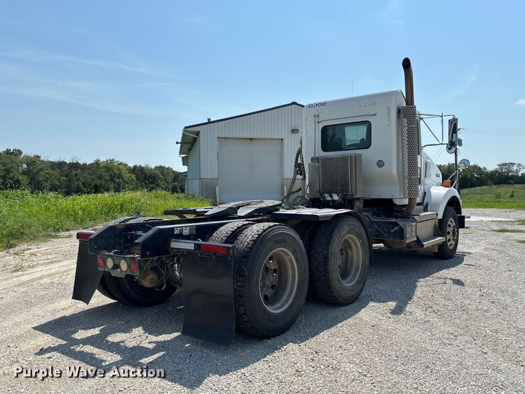 image for item DZ4602 2022 Kenworth T800 semi truck