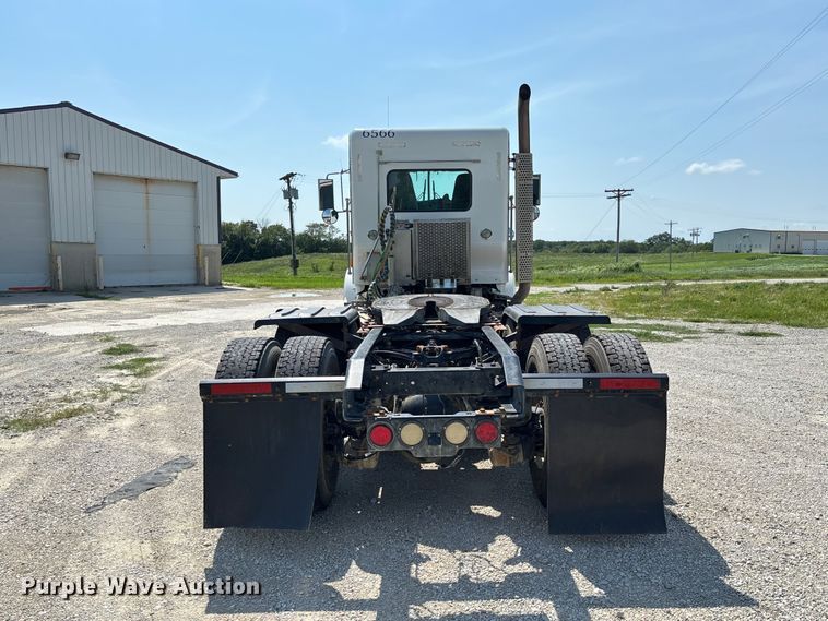 image for item DZ4602 2022 Kenworth T800 semi truck