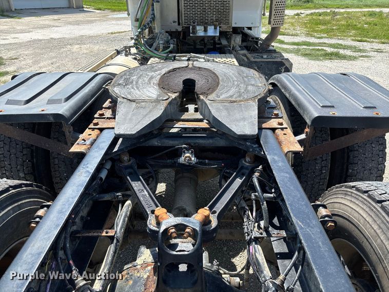 image for item DZ4602 2022 Kenworth T800 semi truck