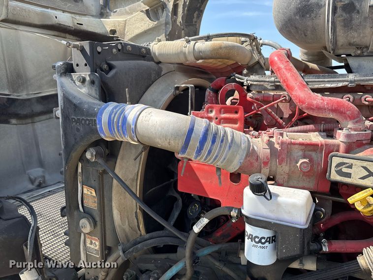 image for item DZ4602 2022 Kenworth T800 semi truck